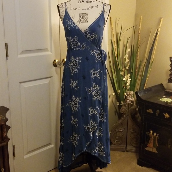 Gorgeous wrap dress - Picture 1 of 8